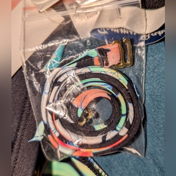 Tommy Bahama Bikini NWT SIZE S/M Multiple style/ reversible (see details below) - Picture 7 of 13